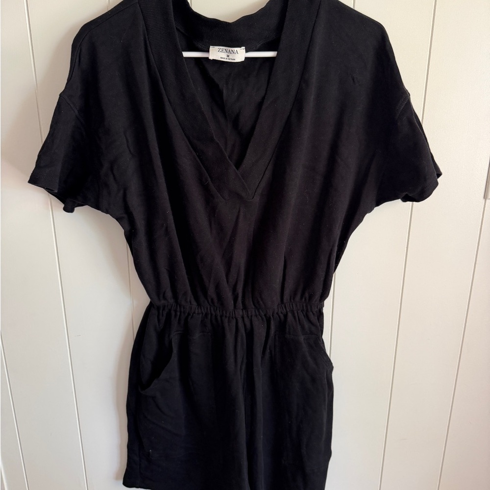 Zenana Outfitters Black V-Neck Short Sleeve Cinched-Waist Shorts/Romper